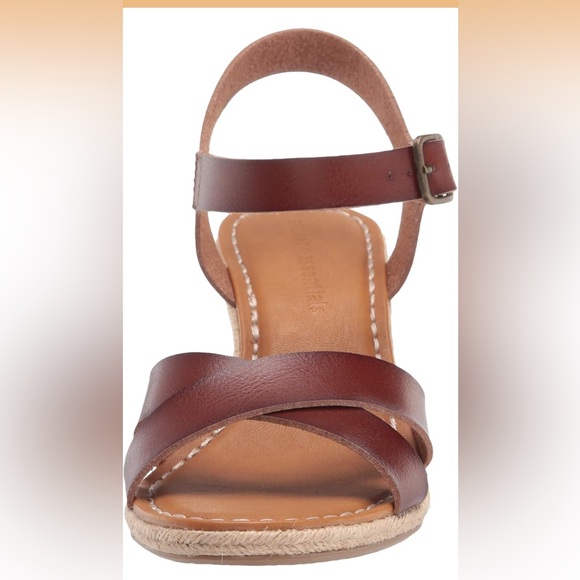 Tan and Brown Women's Sandals wedges - Picture 3 of 9
